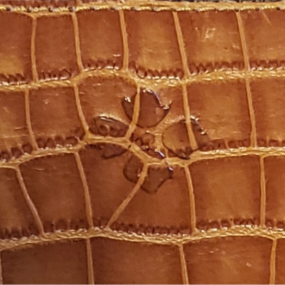 Patricia Nash wristlet 8.75 × 6.5 - Picture 5 of 5